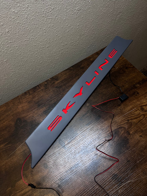 R32 skyline couple illuminated garnish