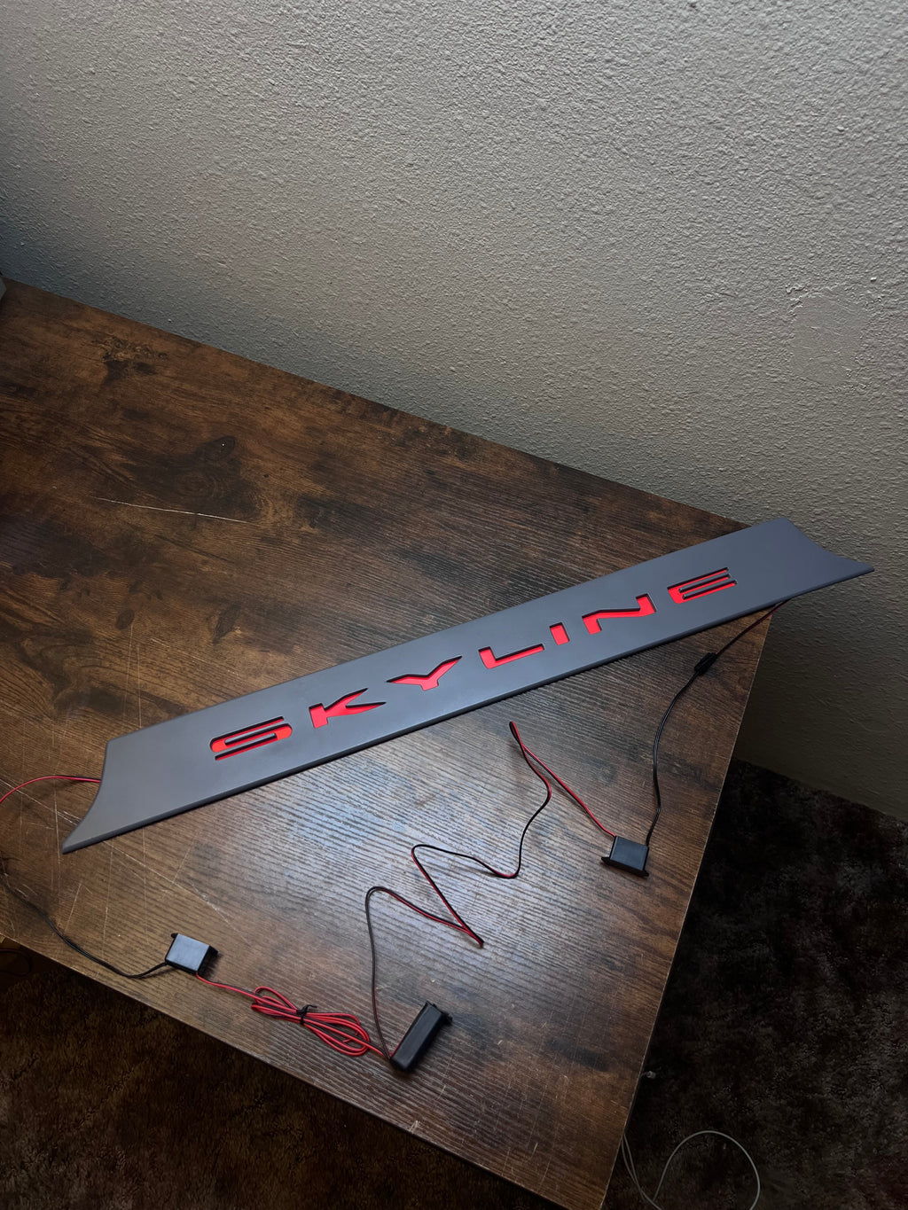 R32 skyline couple illuminated garnish